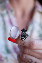 Anell de plata amb suculentes i Quars Rosa.
