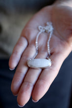 Penjoll de plata amb Pedra Lluna natural.