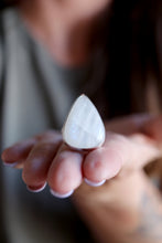 Anell de plata amb Pedra Lluna natural.