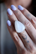 Anell de plata amb Pedra Lluna natural.