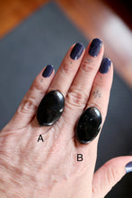 Anell de plata amb Turmalina negra.
