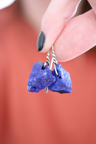 Arracades de plata amb Lapislàtzuli en brut.