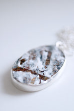 Penjoll de plata amb Astrofil·lita natural.