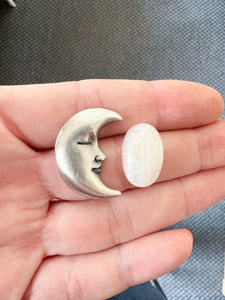 Anell de mitja Lluna de plata amb Pedra Lluna. Talla 15.